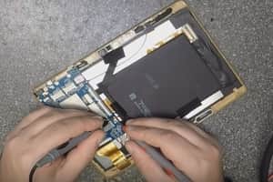 Tablets and phone repair in montreal west