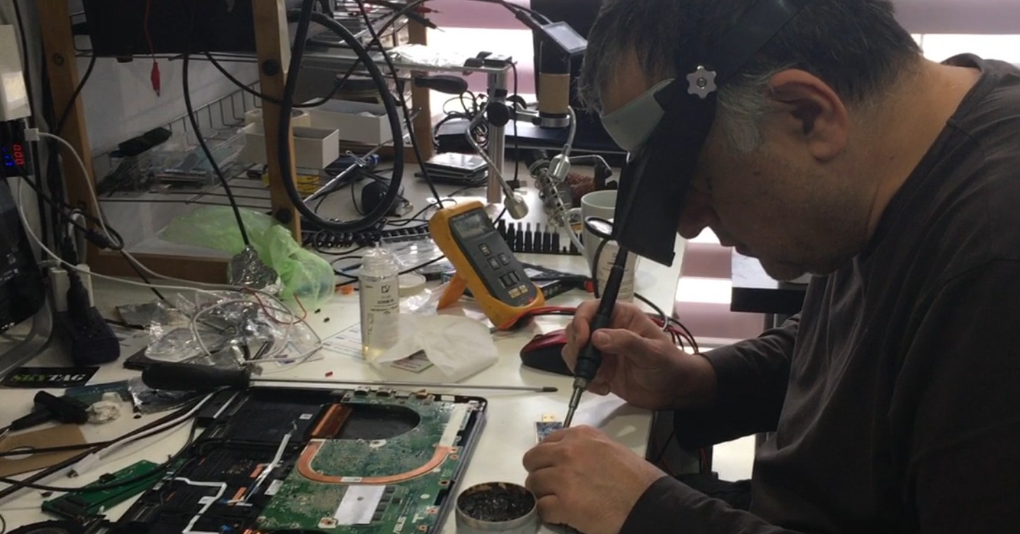 Laptop motherboards repair montreal