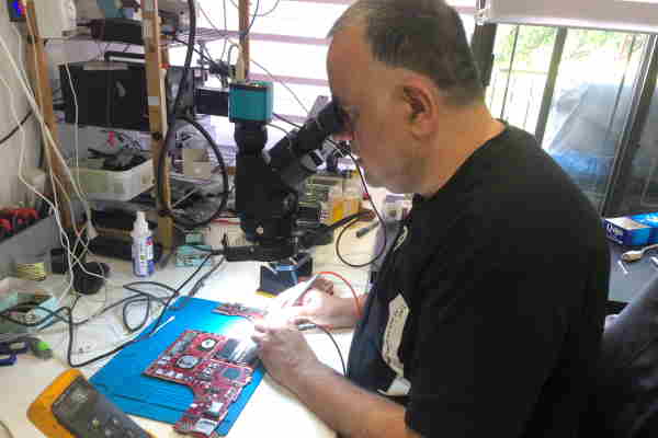 Laptop motherboard repairs montreal